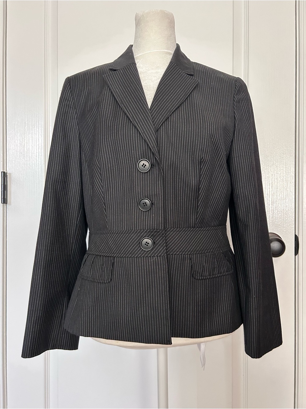 Ann Taylor Loft Black Pinstripe Tailored Blazer Jacket Wool Blend Corporate Core